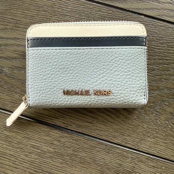 NWT Michael Kors jet set travel compact wallet - Picture 4 of 10